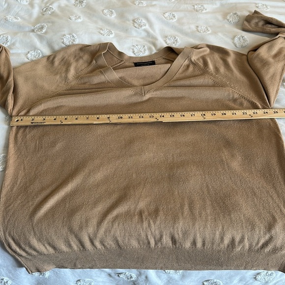 Banana republic golden rattan forever sweater XXL v neck - Picture 6 of 6